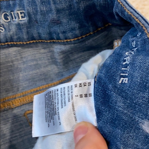 American Eagle High-Rise Jean Shorts - Picture 4 of 4